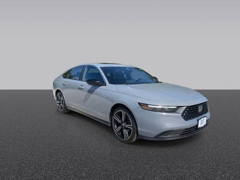 Used 2023 Honda Accord Sport image 3