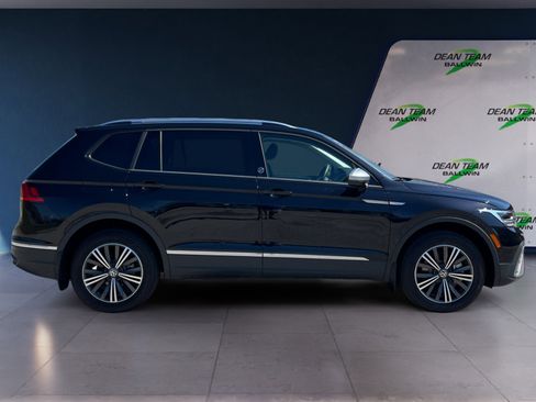 Certified 2024 Volkswagen Tiguan Wolfsburg Edition AWD/4WD image 10