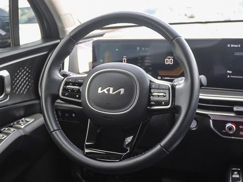 Used 2025 Kia Sorento EX AWD/4WD image 16