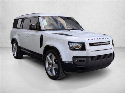 New 2026 Land Rover Defender 130 X-Dynamic SE image 6