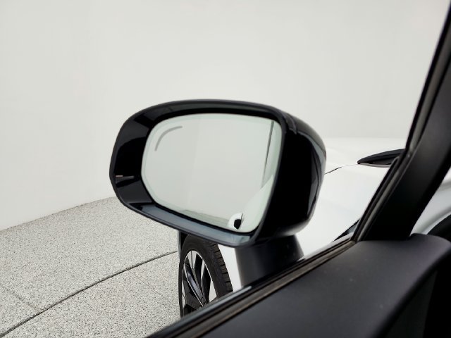 New 2026 Volvo XC60 B5 Plus w/ Protection Package Premier AWD/4WD image 23