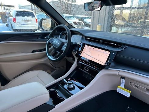 New 2026 Jeep Grand Cherokee Limited AWD/4WD image 35