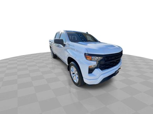 Used 2024 Chevrolet Silverado 1500 Custom image 2
