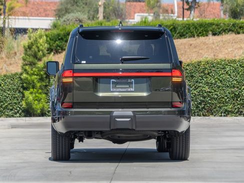 New 2026 Lexus GX 550 AWD/4WD image 12