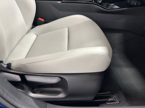 Used 2025 Toyota Prius XLE image 59