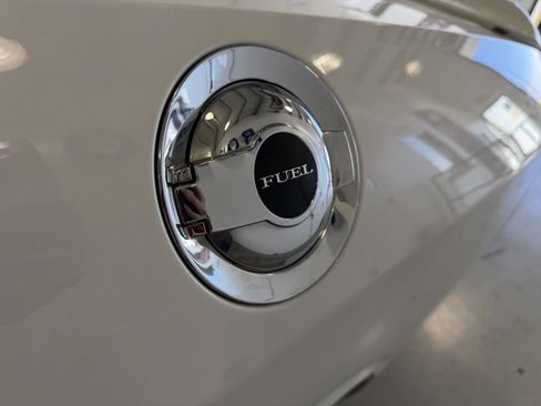 Used 2019 Dodge Challenger SXT image 27