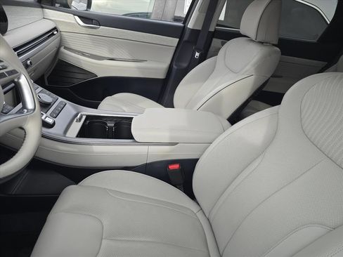 Used 2024 Hyundai Palisade Calligraphy image 7