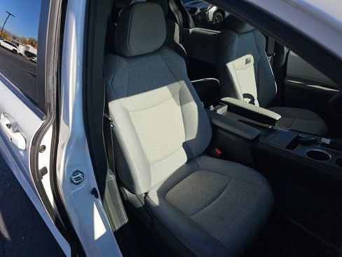 Used 2025 Toyota Sienna LE image 19