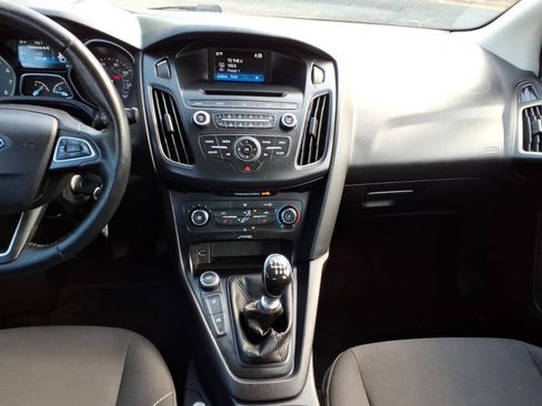 Used 2015 Ford Focus SE w/ SE Ecoboost Package FWD image 14