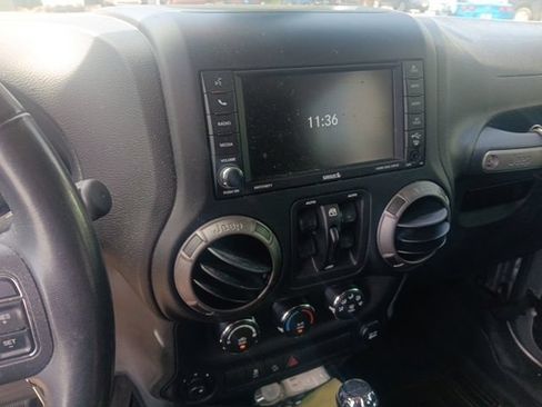 Used 2018 Jeep Wrangler Unlimited Sport S AWD/4WD image 6