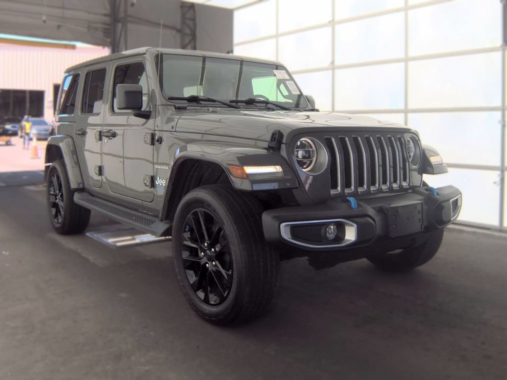 Used 2022 Jeep Wrangler Unlimited Sahara AWD/4WD image 3
