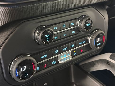 Certified 2021 Ford Bronco First Edition AWD/4WD image 21