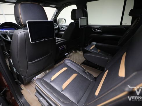 Used 2022 GMC Yukon XL AT4 AWD/4WD image 9