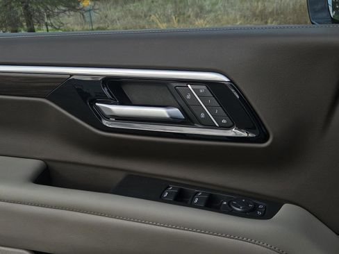 Used 2025 Chevrolet Tahoe LT image 26