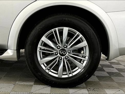 Used 2019 INFINITI QX80 Luxe image 8