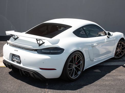 Used 2020 Porsche 718 Cayman GT4 RWD image 28