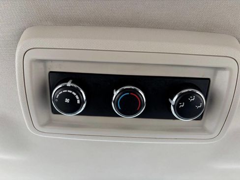 Used 2017 Dodge Journey SE w/ Flexible Seating Group image 11