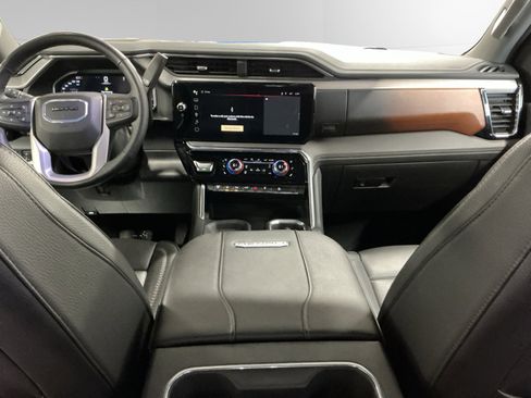 Used 2024 GMC Sierra 2500 Denali w/ Denali Reserve Package AWD/4WD image 10