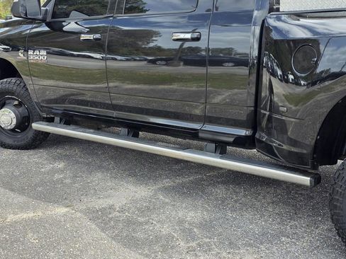 Used 2018 RAM 3500 SLT w/ Luxury Group image 29