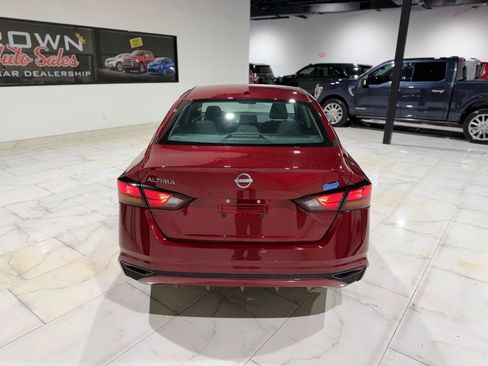 Used 2025 Nissan Altima 2.5 SV FWD image 11