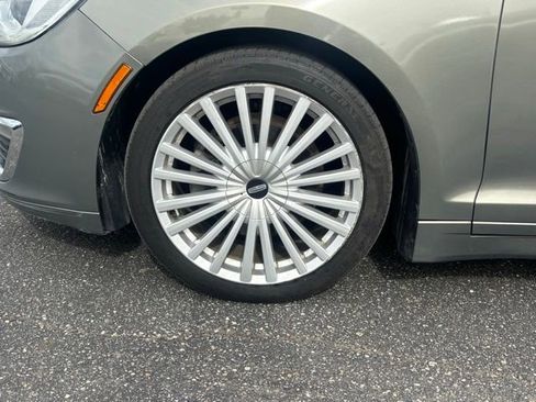 Used 2017 Lincoln MKZ Reserve w/ Climate Package FWD image 10