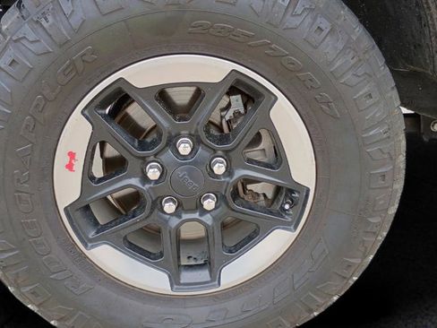 Used 2020 Jeep Wrangler Unlimited Sahara AWD/4WD image 11