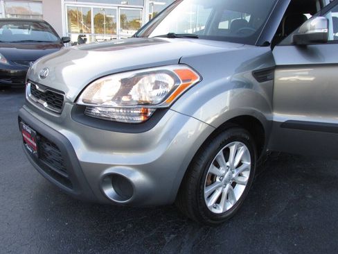 Used 2013 Kia Soul + w/ Audio Pkg FWD image 40