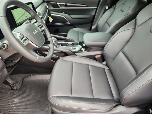 New 2025 Kia Telluride S image 9
