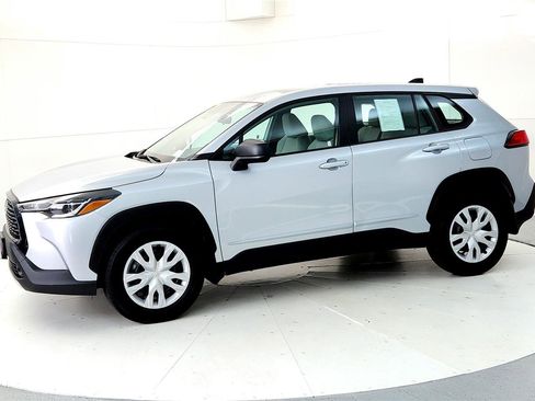 Certified 2023 Toyota Corolla Cross L image 3