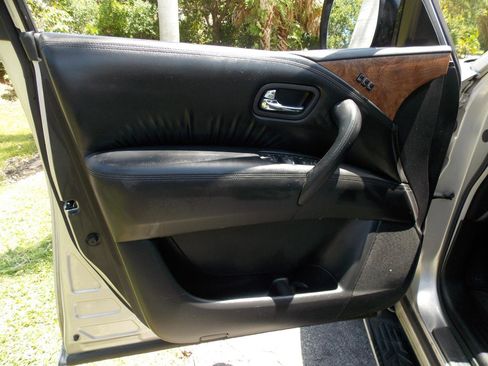 Used 2021 Nissan Armada SL w/ Captain's Chairs Package AWD/4WD image 22