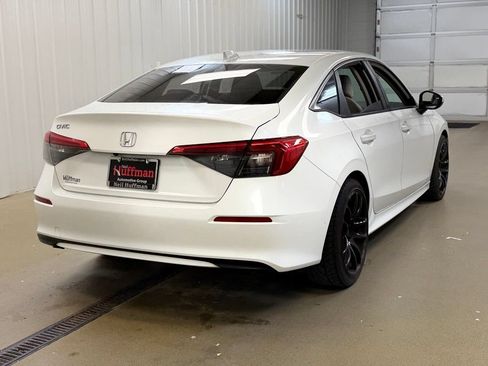 Used 2022 Honda Civic EX image 5