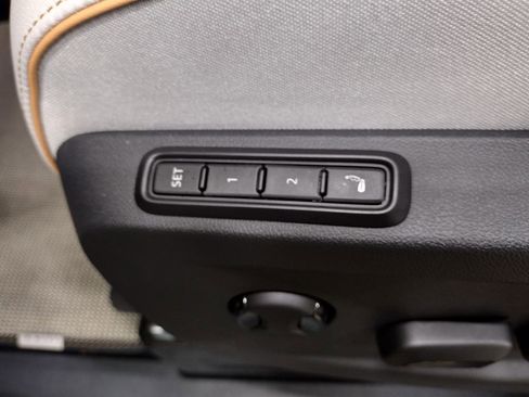 New 2025 Volkswagen ID. Buzz 1st Edition image 25