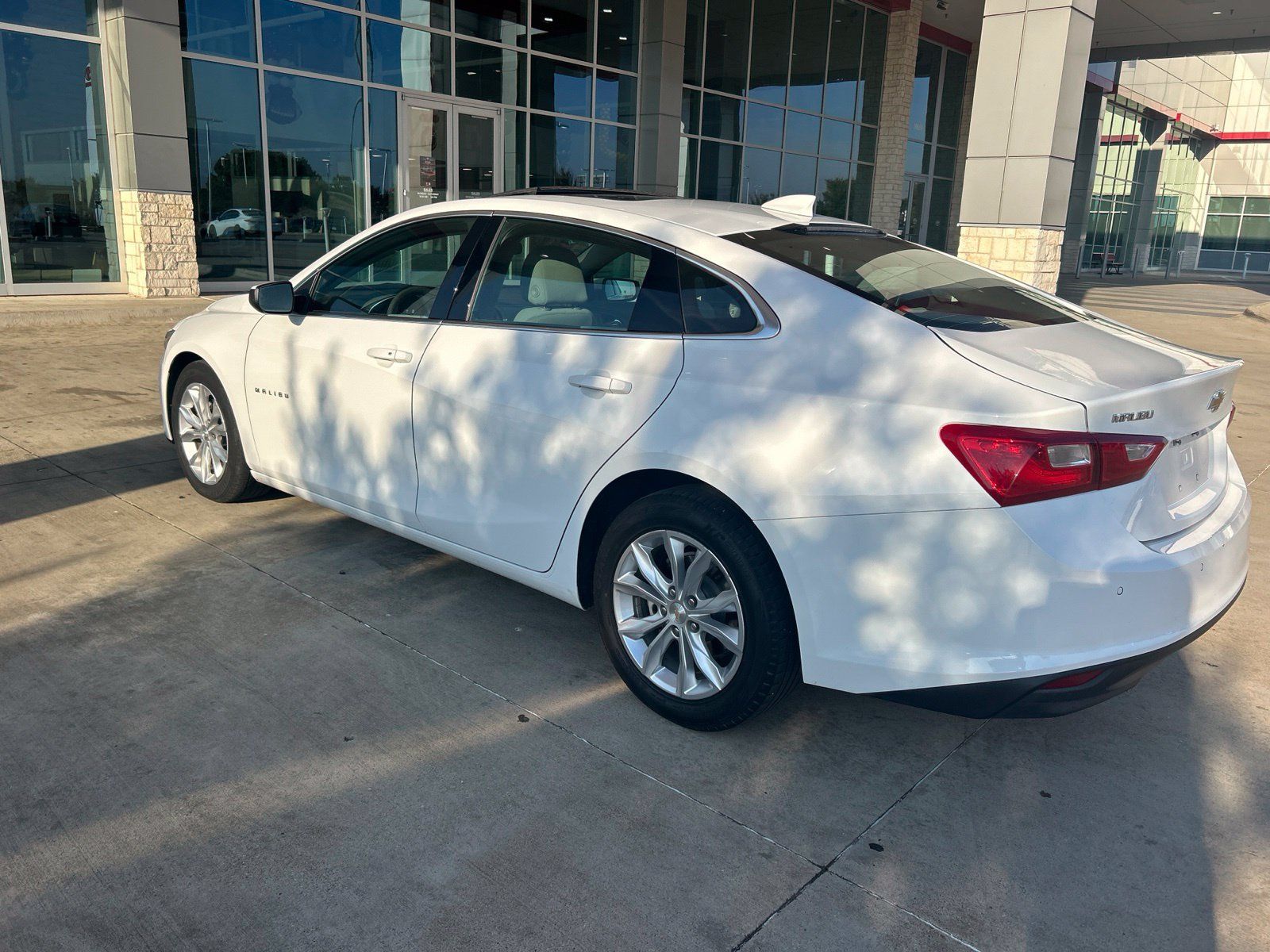 Used 2024 Chevrolet Malibu LT FWD image 14
