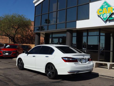 Used 2017 Honda Accord Sport Special Edition image 9