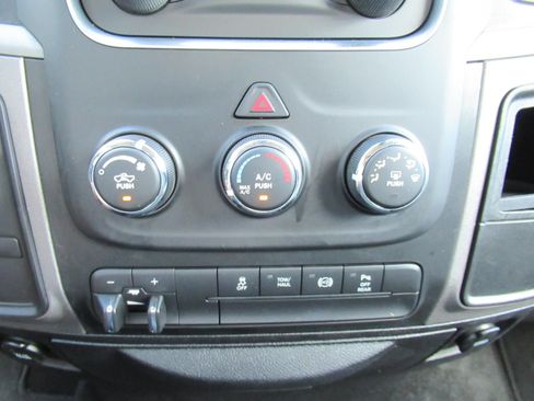 Used 2018 RAM 3500 Tradesman w/ Chrome Appearance Group AWD/4WD image 27