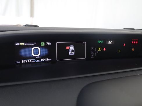 Used 2021 Toyota Prius Prime XLE FWD image 14