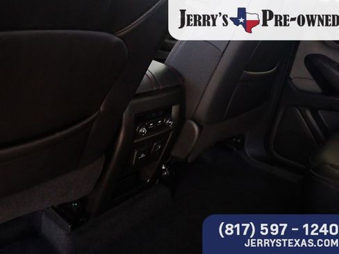 Used 2023 Chevrolet Traverse RS image 23