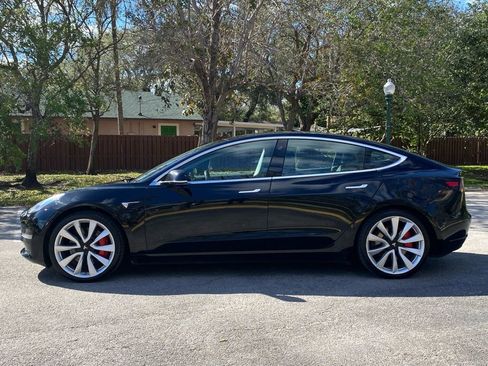 Used 2019 Tesla Model 3 Performance image 5