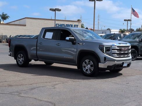 Used 2025 GMC Sierra 1500 SLE w/ X31 Off-Road Package AWD/4WD image 2