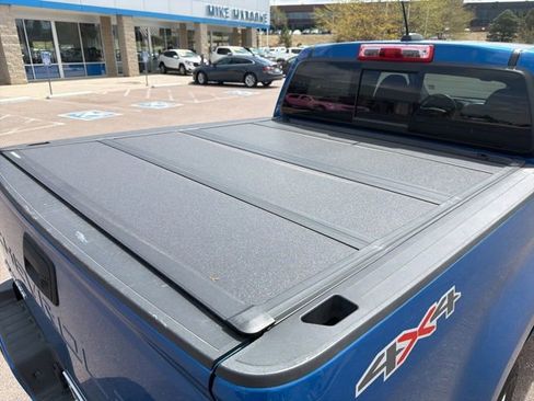 Used 2022 Chevrolet Colorado LT w/ LT Convenience Package AWD/4WD image 8