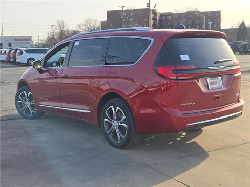 New 2026 Chrysler Pacifica Pinnacle image 16