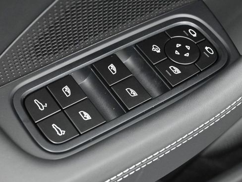 New 2025 Porsche Panamera 4 image 18