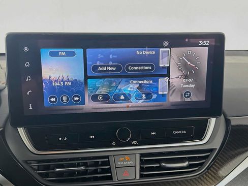 Used 2025 Nissan Altima 2.5 SR w/ SR Premium Package FWD image 12