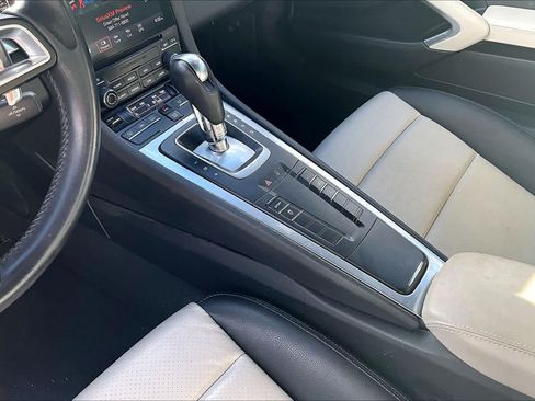 Used 2019 Porsche 718 Cayman RWD image 15