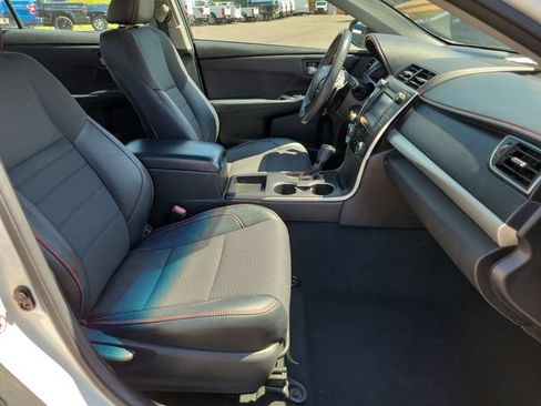 Used 2017 Toyota Camry SE FWD image 22