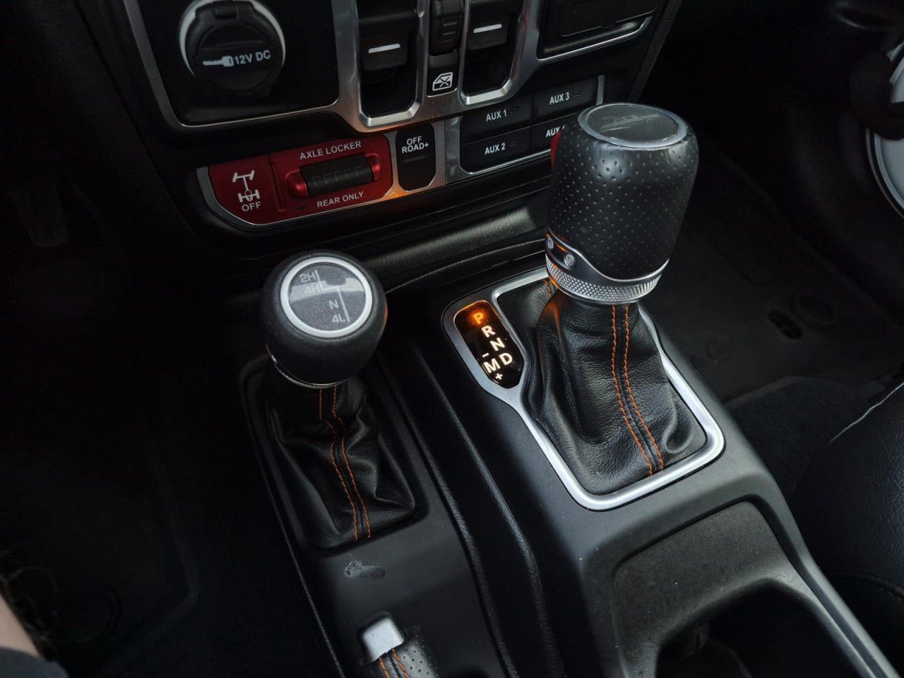 Used 2023 Jeep Gladiator Mojave AWD/4WD image 32