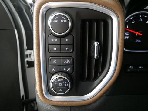 Used 2021 Chevrolet Silverado 1500 High Country w/ Technology Package image 26