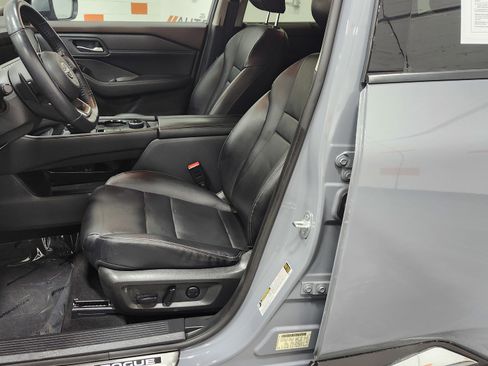 Used 2023 Nissan Rogue SL w/ SL Premium Package image 24
