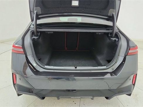 Used 2025 BMW 540i xDrive w/ Executive Package image 14