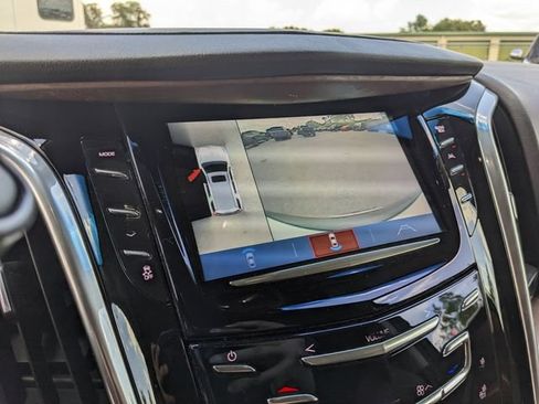 Used 2019 Cadillac Escalade Luxury AWD/4WD image 30